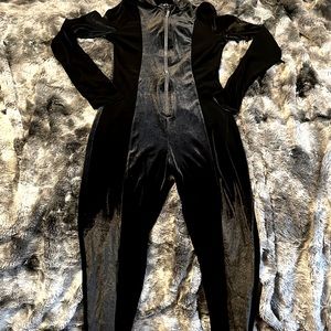 FashionNova In your dreams velvet jumpsuit size L